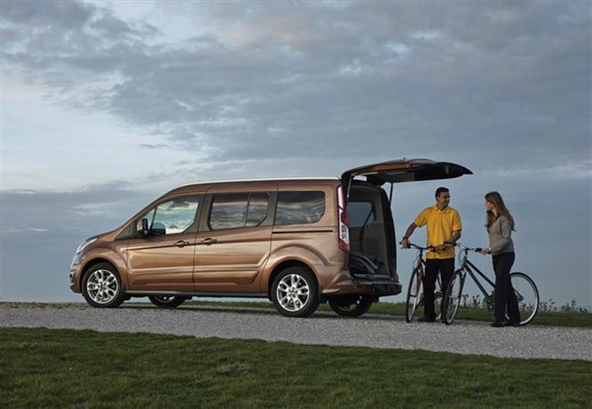 Ford Grand Tourneo Connect - The best cars for fishermen